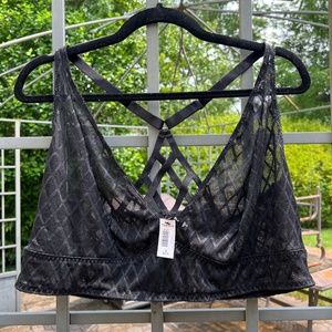 NWT Torrid Strappy Racerback Bralette - Size 2 (18-20)